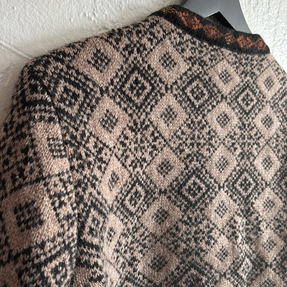 Cambridge Dry Goods 100% wool knit long sleeve crew neck cardigan sweater - Picture 8 of 9